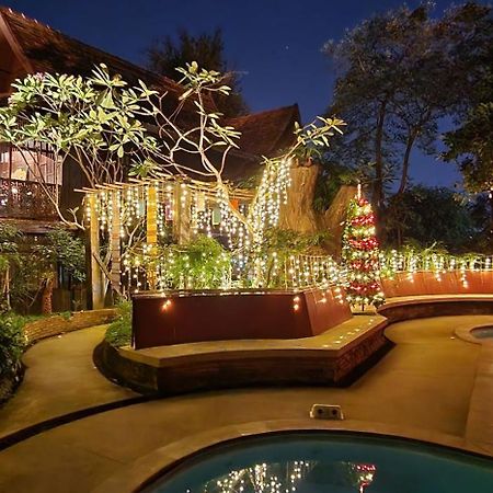 Club One Seven Gaymen Chiang Mai Hotel Exterior photo