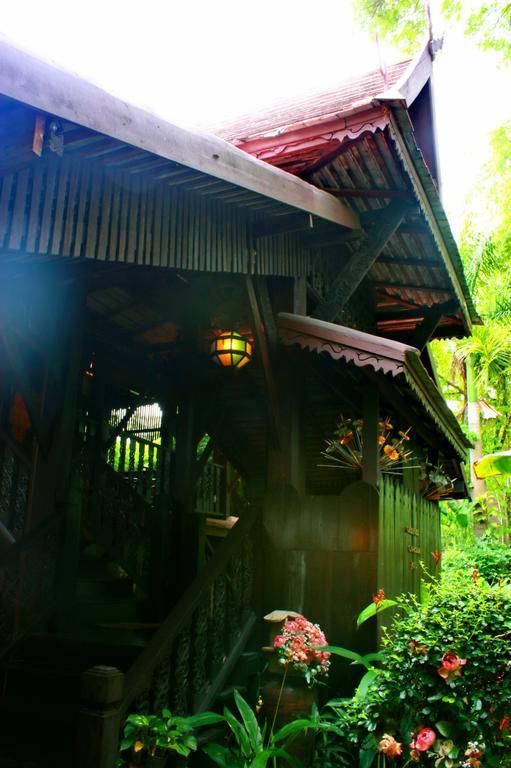 Club One Seven Gaymen Chiang Mai Hotel Exterior photo