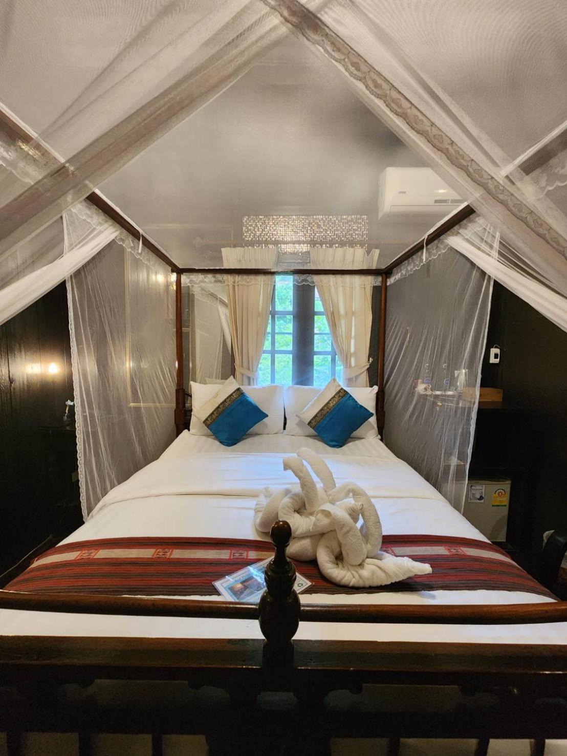 Club One Seven Gaymen Chiang Mai Hotel Exterior photo