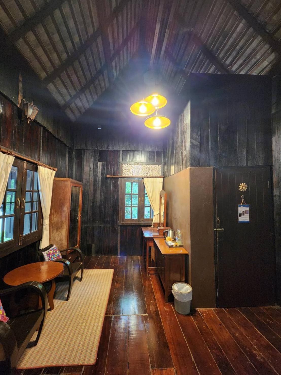 Club One Seven Gaymen Chiang Mai Hotel Exterior photo