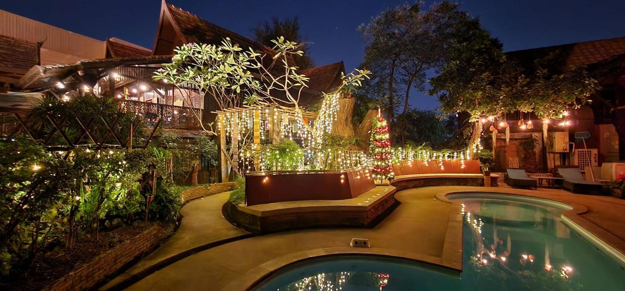 Club One Seven Gaymen Chiang Mai Hotel Exterior photo