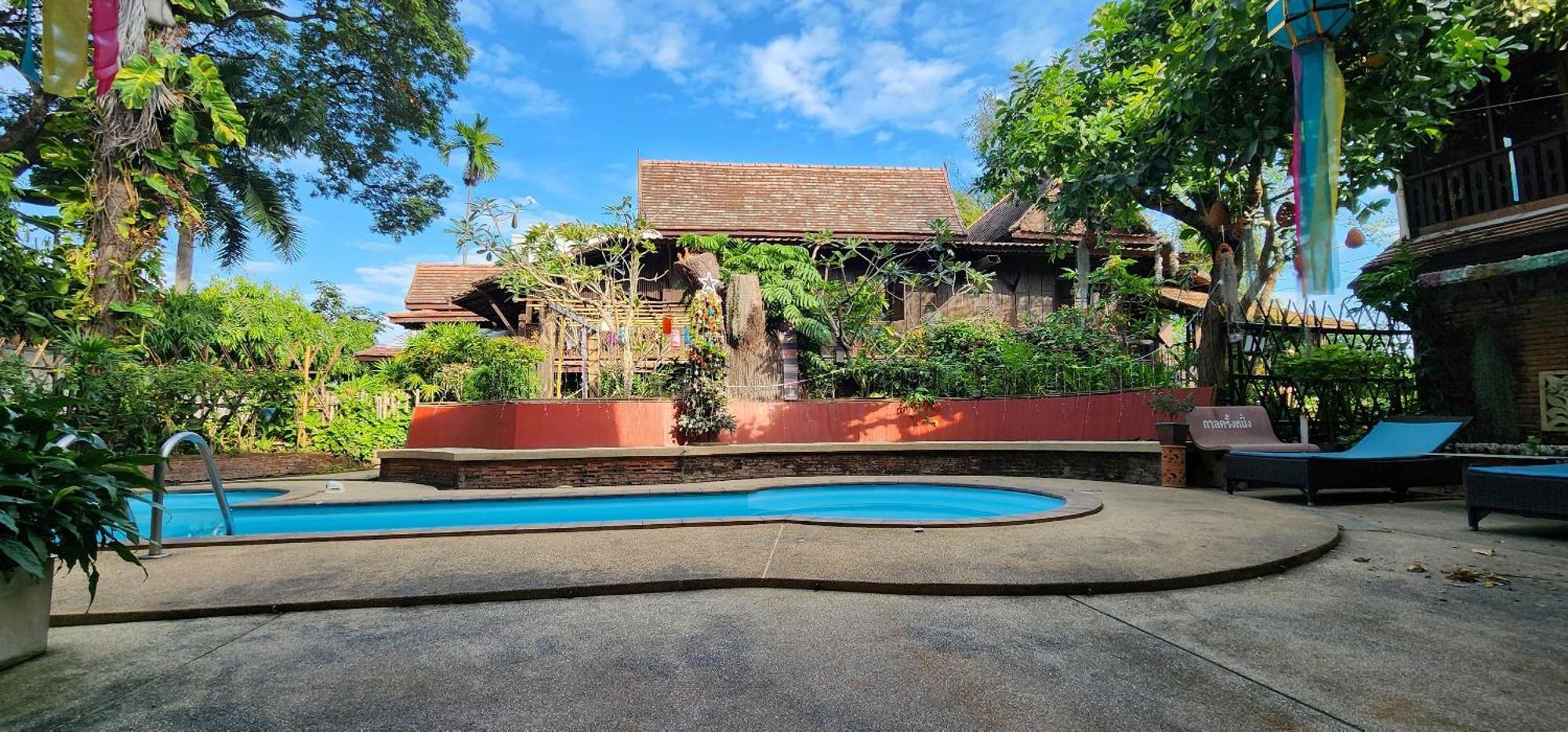 Club One Seven Gaymen Chiang Mai Hotel Exterior photo