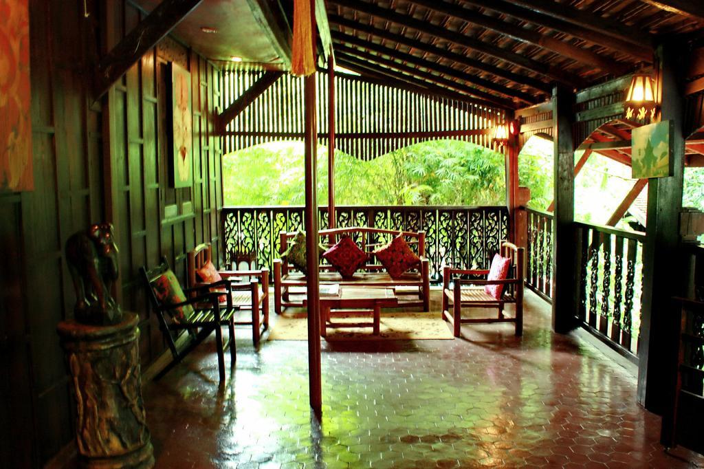 Club One Seven Gaymen Chiang Mai Hotel Exterior photo