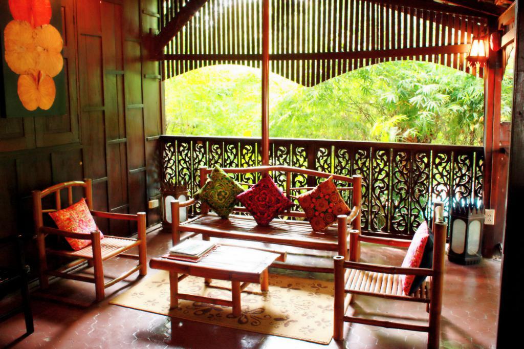 Club One Seven Gaymen Chiang Mai Hotel Exterior photo