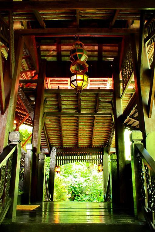 Club One Seven Gaymen Chiang Mai Hotel Exterior photo