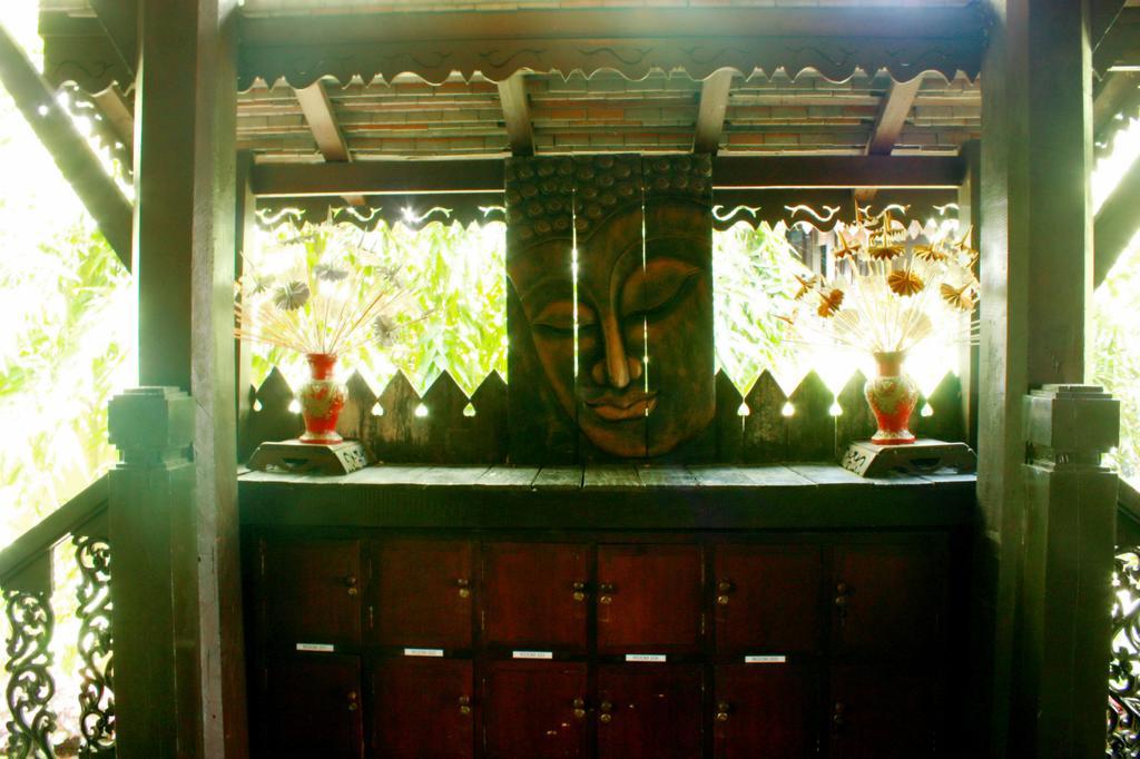 Club One Seven Gaymen Chiang Mai Hotel Exterior photo