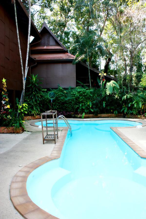 Club One Seven Gaymen Chiang Mai Hotel Exterior photo